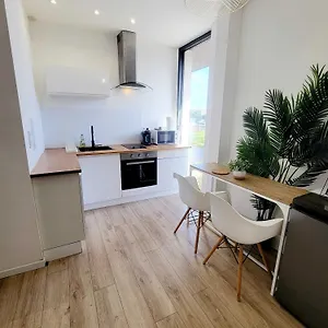 https://superbe-t2-avec-parking.midi-pyreneeshotels.com